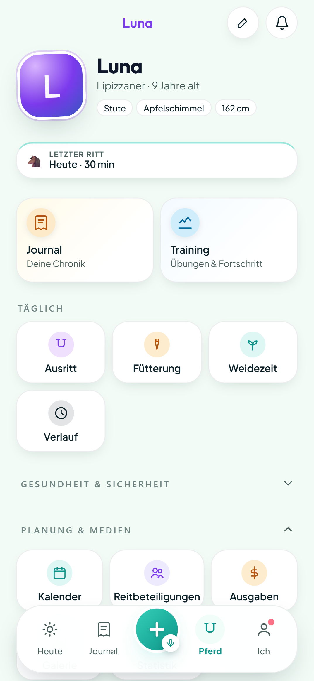 Pferdedetail-Seite auf dem Smartphone im Hellmodus mit Stammdaten, Gesundheit und Galerie der Stute Luna.